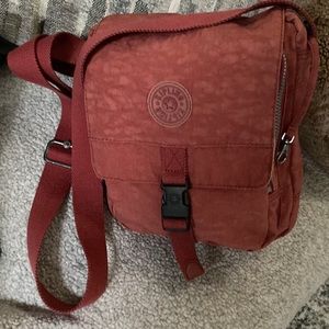 -Kipling bag like new. Long adjustable shoulder handle, back zippered poc…